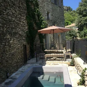 https://la-calade-maison-de-village.fr-provencehotel.com