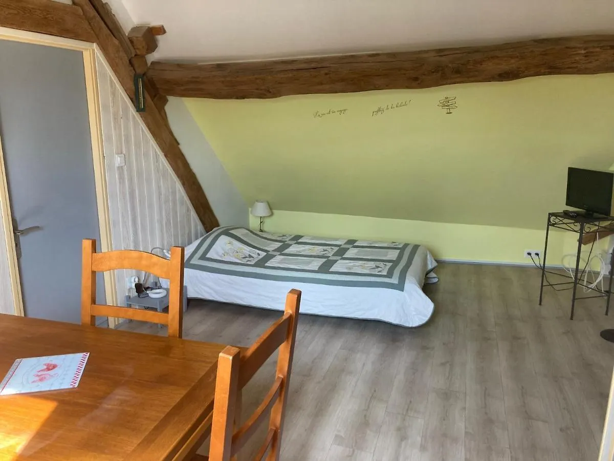 Accommodatie bij particulieren Le Calme A La Campagne Appartement Besson Frankrijk